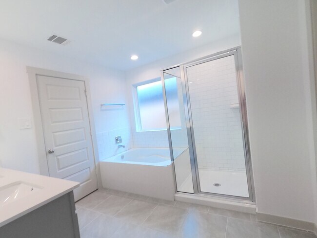 Building Photo - 1119 Hyde Lk Ln