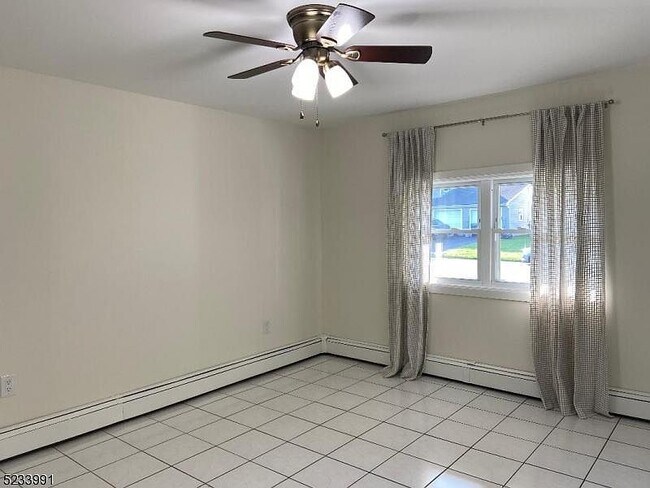 Building Photo - 313 Hurley Dr