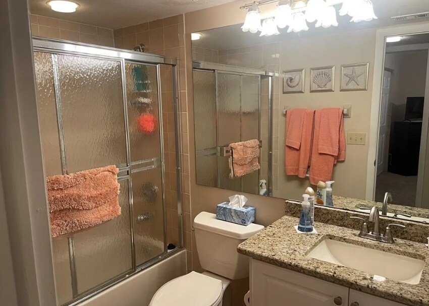 Guest Bath - 5770 Trailwinds Dr