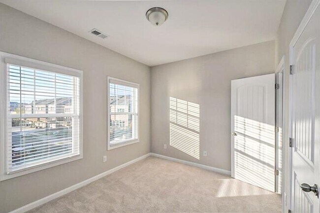 Building Photo - 2501 Ashford Oaks Dr