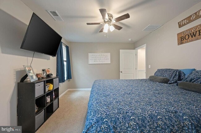 Building Photo - 504 Currant Cir