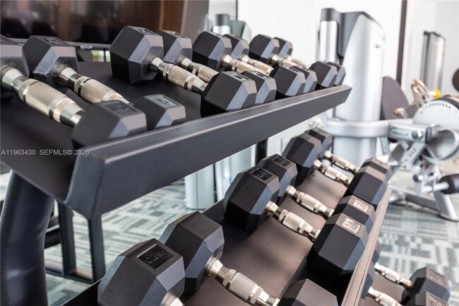 Building Photo - 1005 Spring Garden Rd