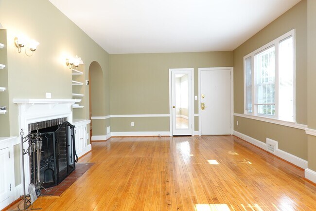 Building Photo - 800 Maplewood Ave