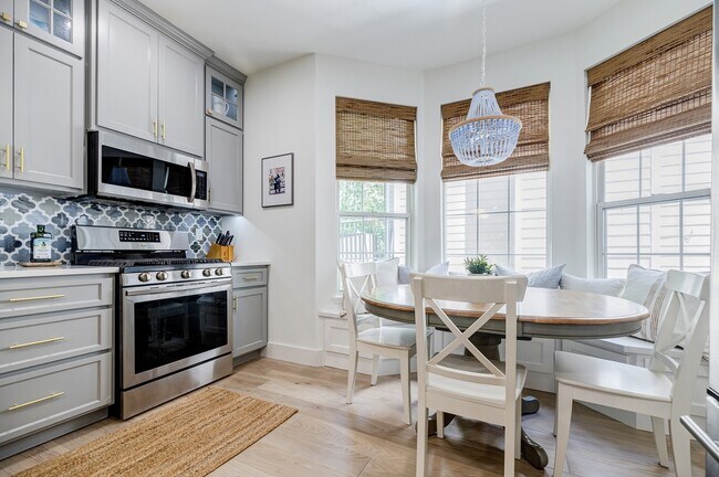 Building Photo - 2105 Brookridge Ter
