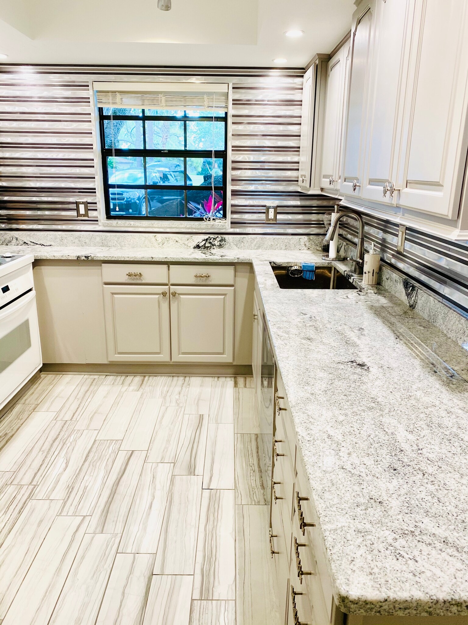 Building Photo - 150 Englewood Isles Pky