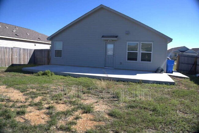 Building Photo - 809 Riviera Ct