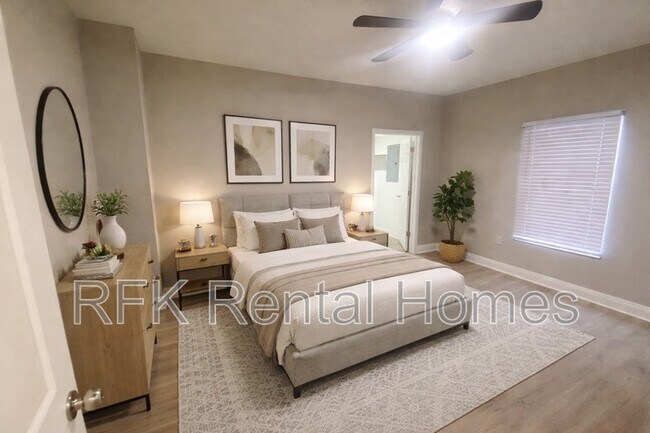 Building Photo - 2226 Langley Ave