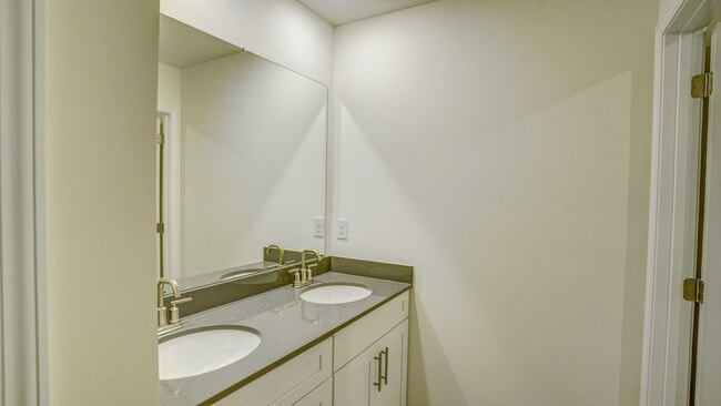 Building Photo - NEW NEW CONSTRUCTION - 5 BDRMS, 3 BTHS, NO...