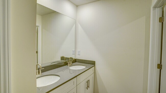 Building Photo - NEW NEW CONSTRUCTION - 5 BDRMS, 3 BTHS, NORTH JOHNSON CITY