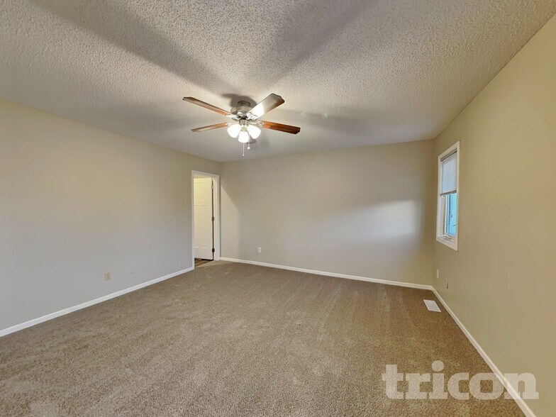 Building Photo - 5590 148th Ln NW