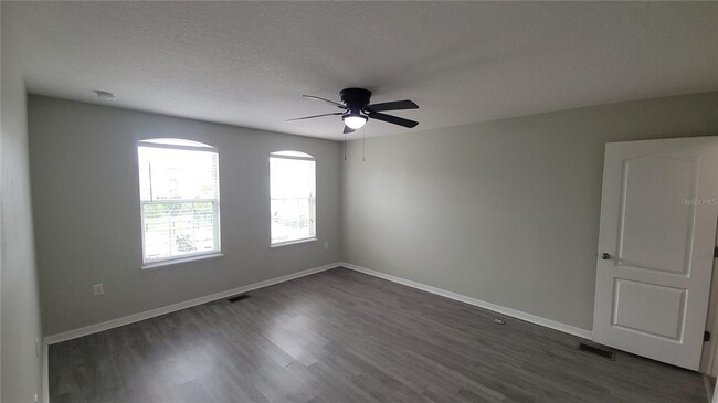 Building Photo - 4547 Ashburn Square Dr