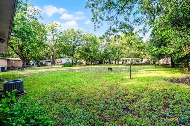 Building Photo - 2052 Gruene Rd