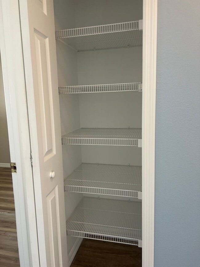 Building Photo - PENDING - 3BR/2BA Single Family Home