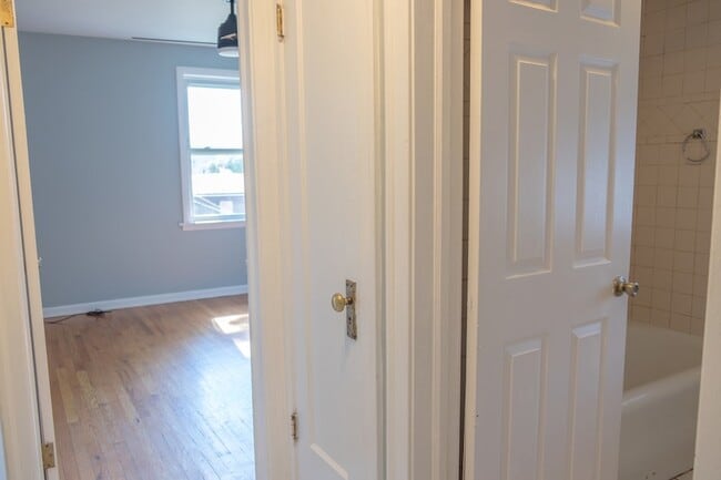 Building Photo - 5445 W 64th St