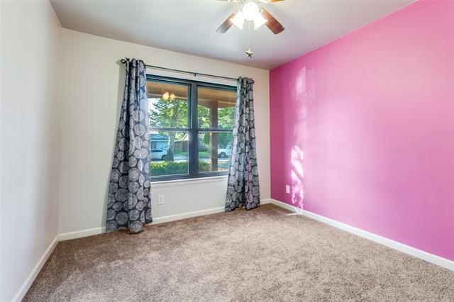 Building Photo - 607 La Salle Dr