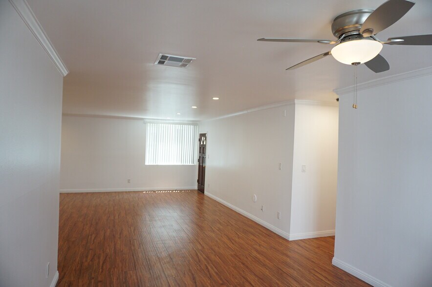 Building Photo - 4610 Densmore Ave