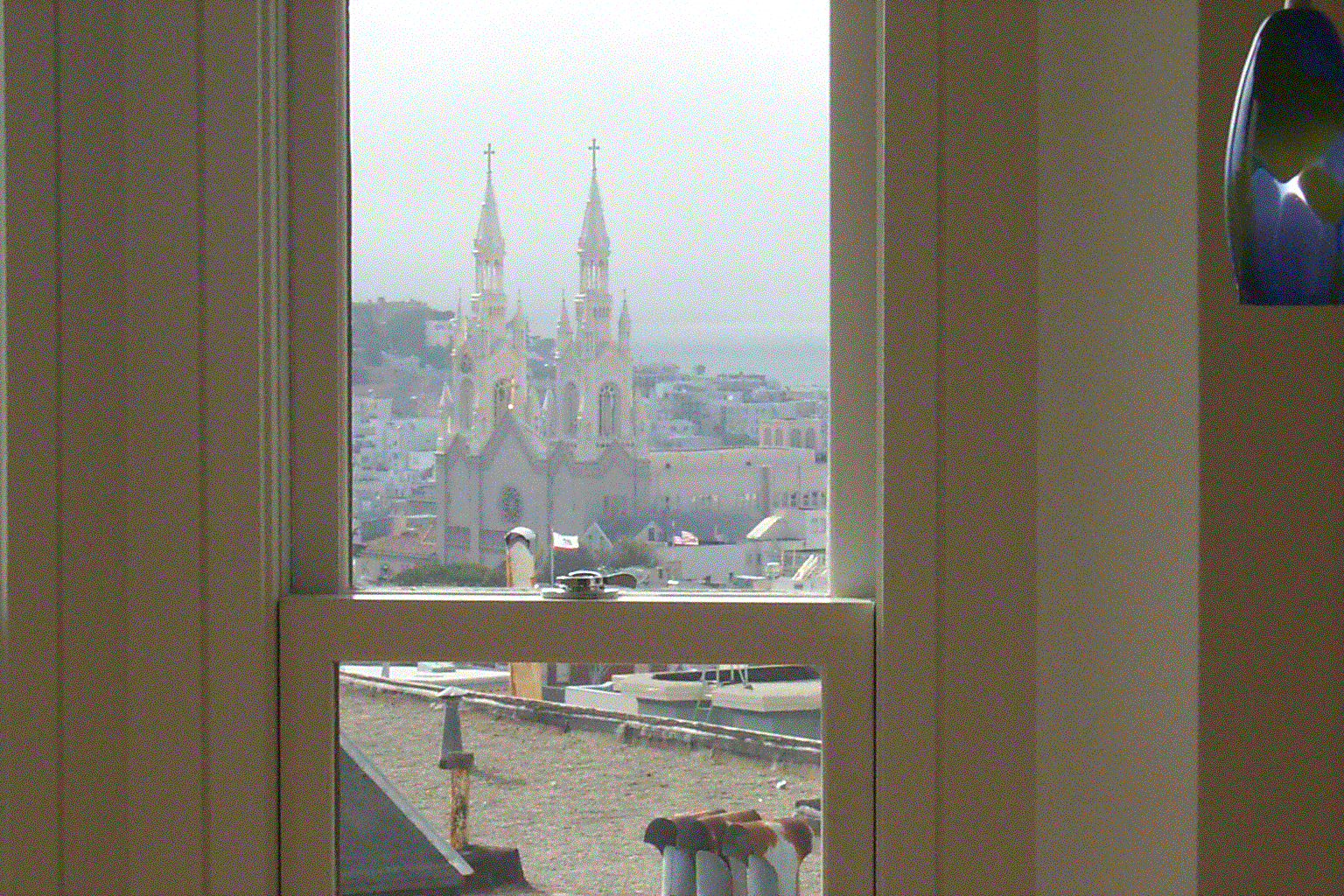 Dining room has view over Northeach an d Fisherman's Wharf - 12A Reno Pl