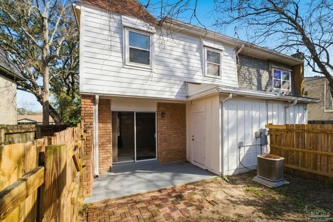 Building Photo - 2109 Langley Ave