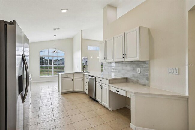 Building Photo - 235 Royal Palm Dr