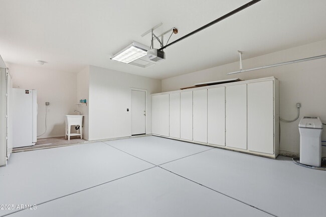 Building Photo - 2059 E Huron Ct