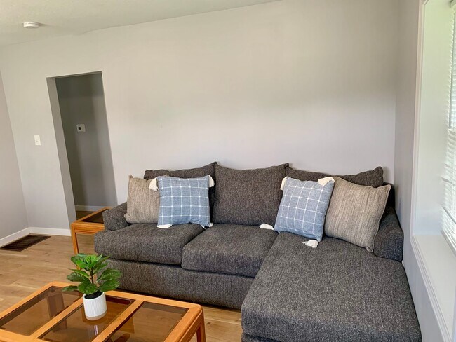 Building Photo - FURNISHED RENTAL