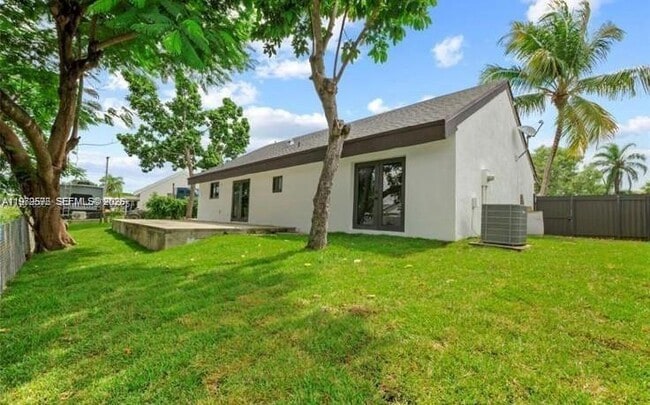 Building Photo - 20620 SW 120th Pl