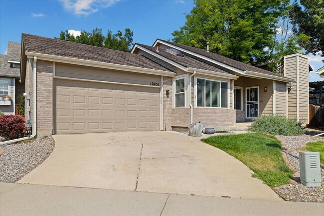 Primary Photo - Amazing 4 bedroom, 3 bath home right by St...