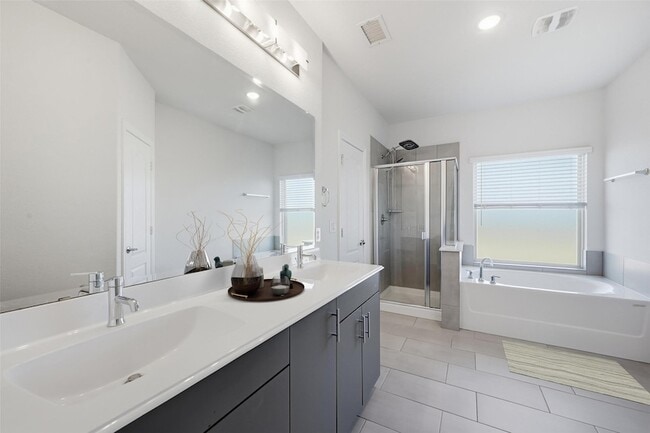 Building Photo - 804 Saratoga Rd