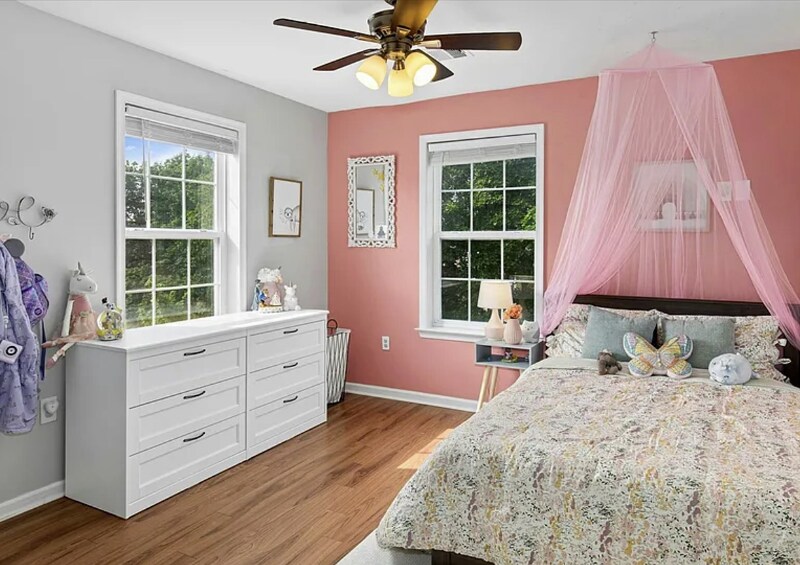 Building Photo - 14 N School Ln