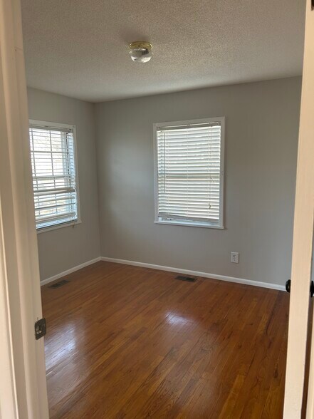 Building Photo - 18805 E Arrowhead Dr