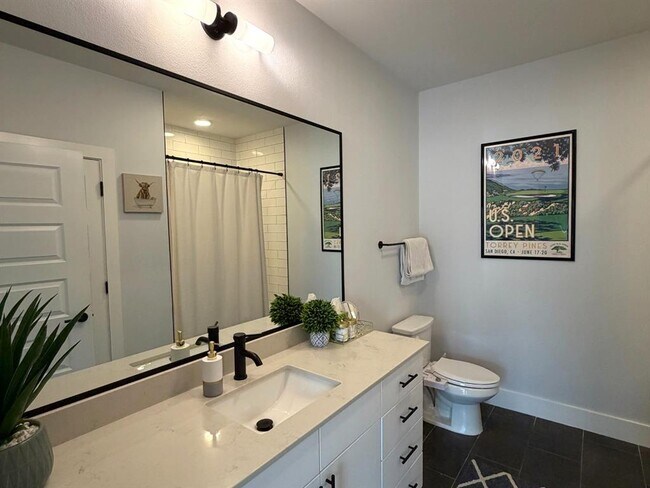 Building Photo - 3101 Govalle Ave