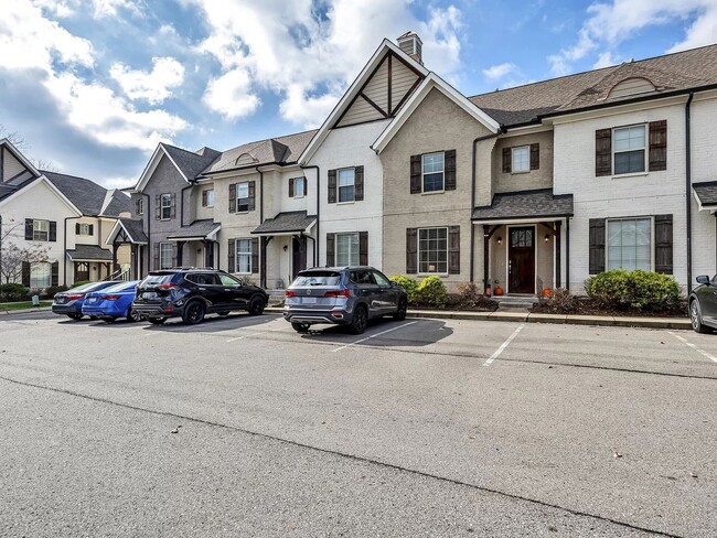 Building Photo - Luxury Bellevue Townhome in Harpeth Park