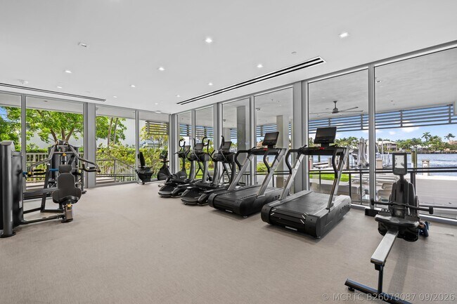 Building Photo - 435 Bayshore Dr