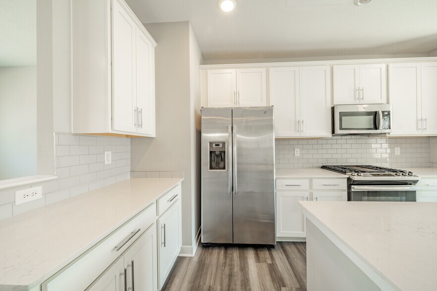 Building Photo - 3539 Brampton Ln