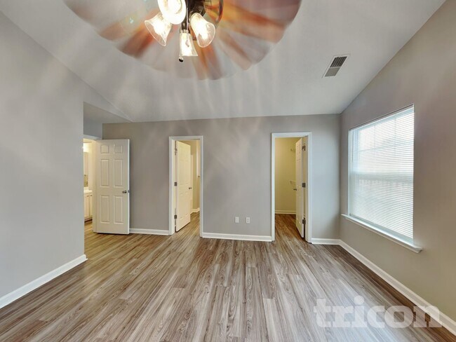 Building Photo - 524 Chisolm Way
