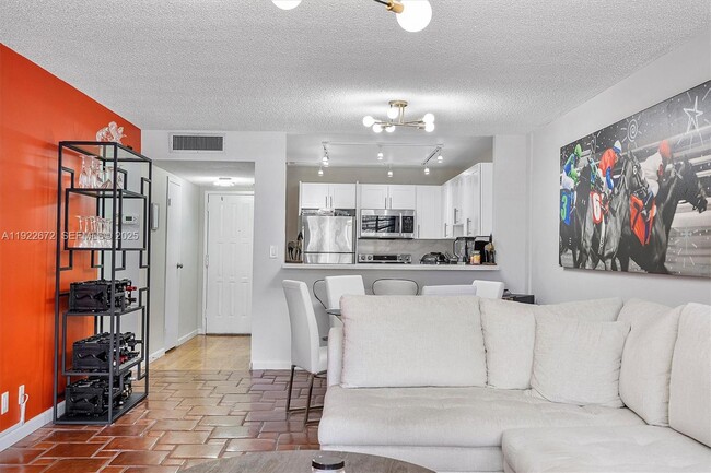 Building Photo - 600 Parkview Dr