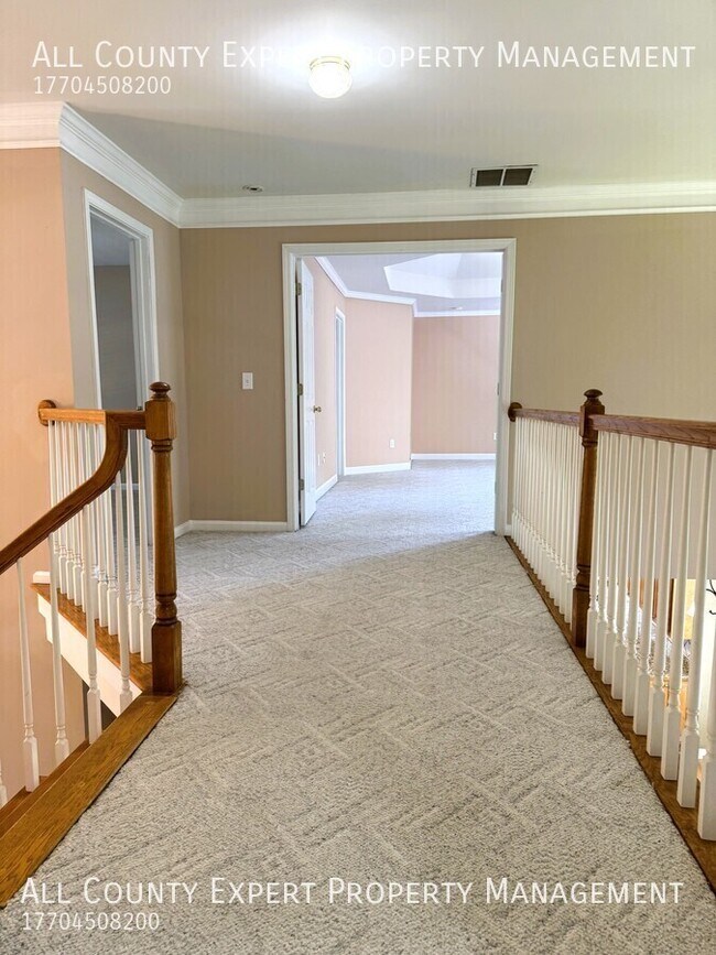 Building Photo - 4402 Fairecroft Terrace