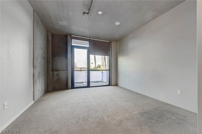 Building Photo - 353 E Bonneville Ave