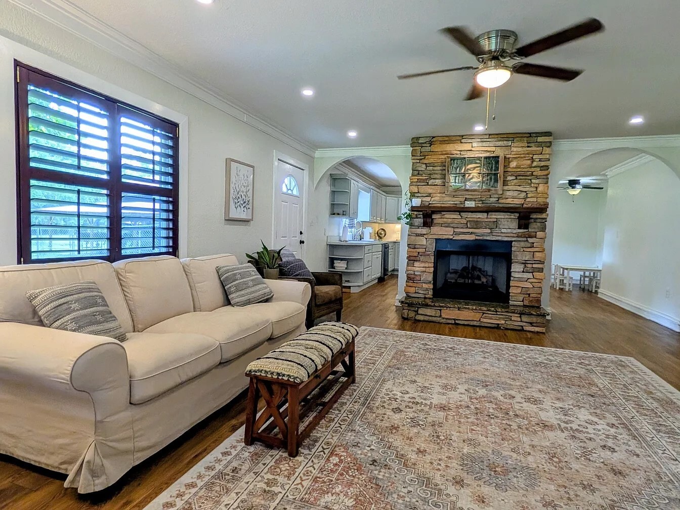 Building Photo - 5740 Floy Dr