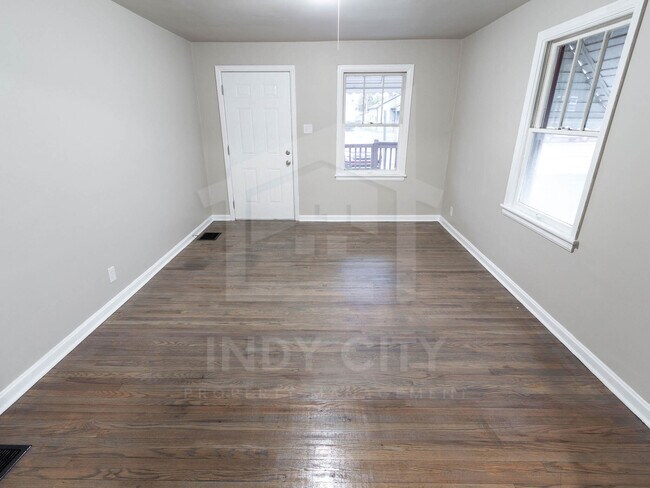 Building Photo - 610 S Sherman Dr