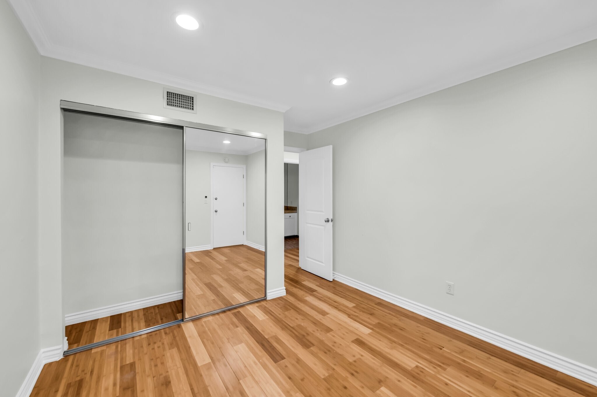 Building Photo - 13004 Lull St