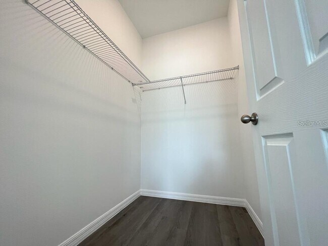 Building Photo - 407 Treemont Ave