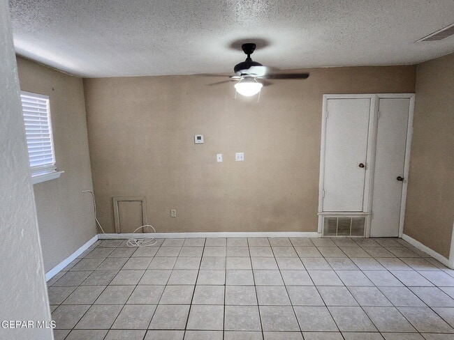 Building Photo - 323 Singh St