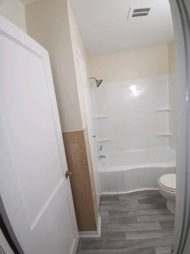 Building Photo - 4 bedroom/2 bathroom house in Florence, ju...
