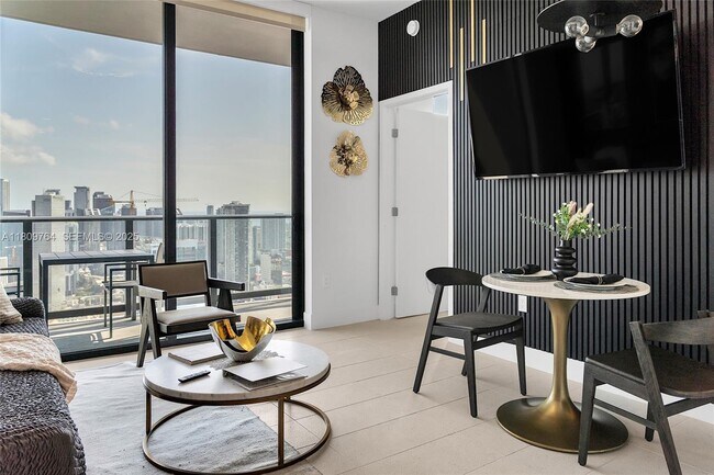 Building Photo - 601 NE 1st Ave