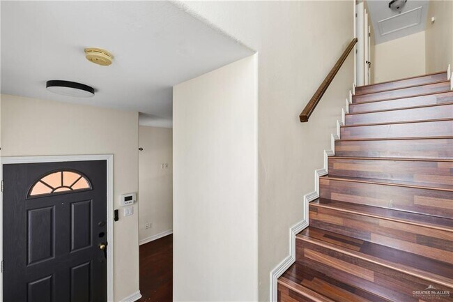 Building Photo - 1309 W Fig Ave