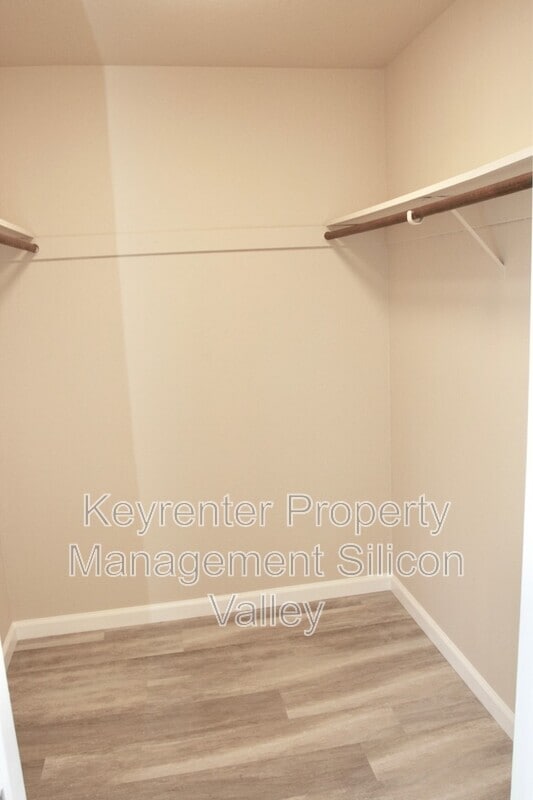 Building Photo - 937 Miramonte Ave