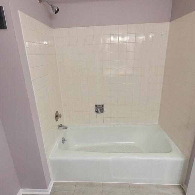 Building Photo - 803 Garden Cir