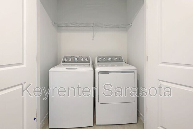 Building Photo - 16515 San Nicola Pl