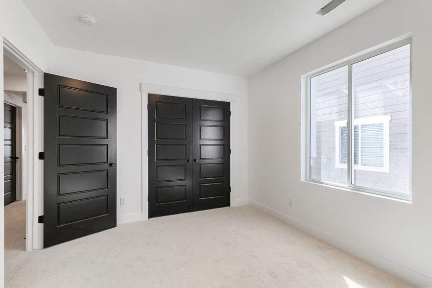 Building Photo - 3994 N 900 W